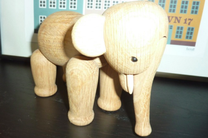 Bilde av en overeksponert elefantfigur