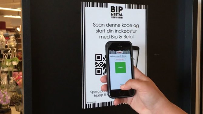 En helautomatisk handlerunde i Sengeløse starter med at du registrerer deg i butikkdøren med telefonen.