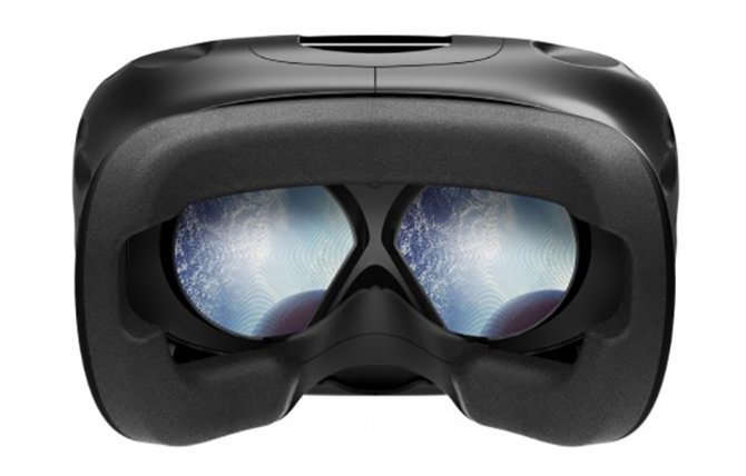 DISSE TRENGS: Disse HTC Vive-brillene og en app trengs for å kunne ta en tur i Ikeas VR-verden.