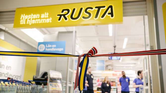 Norsk-svensk tilnærming i forbindelse med butikkåpningen i Ålesund.