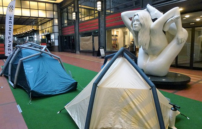 Tyske tech-telt i skjønn forening med Kate Moss.